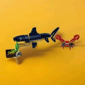 Lego Creator 3 in 1 Deep Sea Creatures #31088, (Without Manual) Shark Crab
